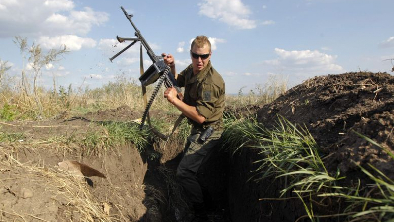 „Десен сектор“ отстрелват предали се в плен украински гвардейци (ВИДЕО)
