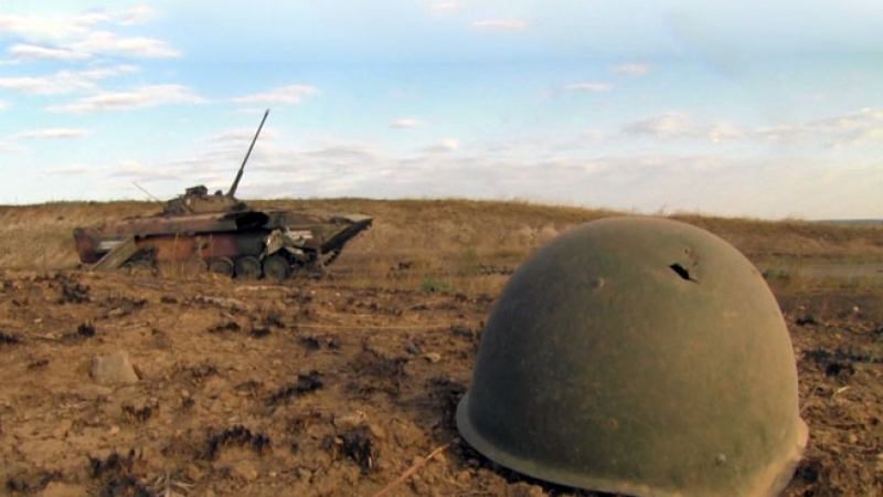 Армията на ДНР държи летището на Донецк в двоен обръч 