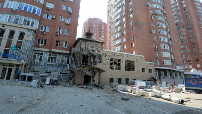 Стрелбата в Донецк продължава въпреки примирието