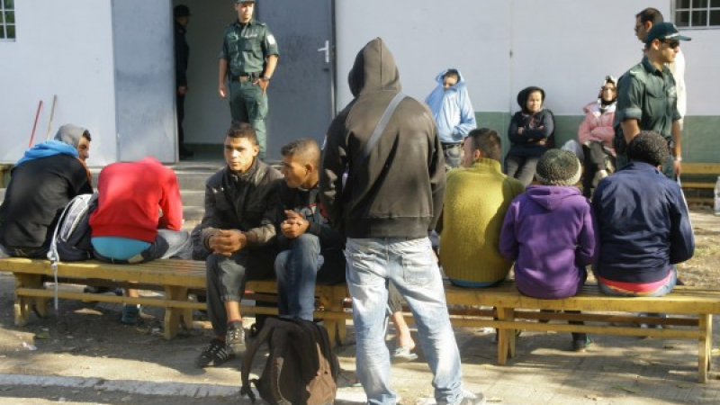 Задържаха 78 нелегални бежанци в столичен хостел