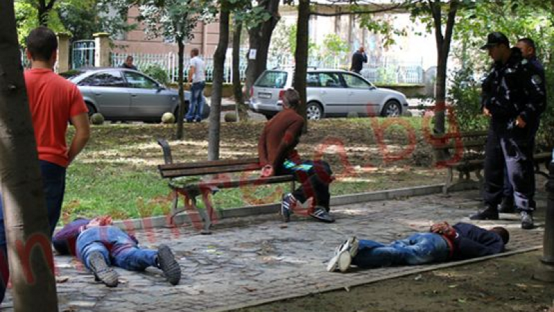 Екшън в центъра на Благоевград! Закопчаха трима при сделка с дрога