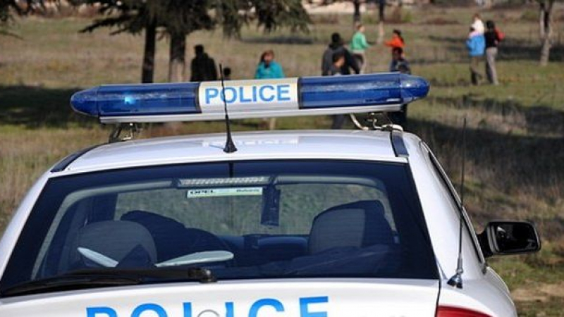 Първо в БЛИЦ: Полицията по петите на Реджеп, рязал жена си с резачка