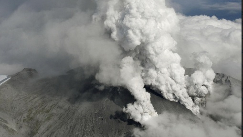 Вижте изригването на вулкана Онтаке (ВИДЕО И СНИМКИ)