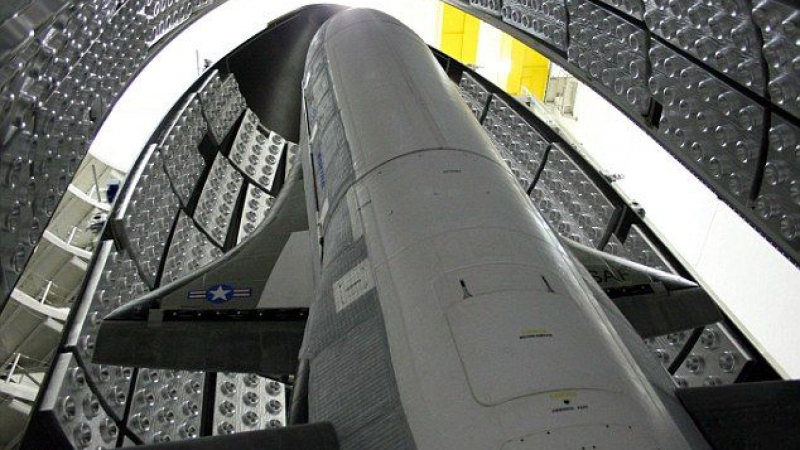 Мистериозен космически самолет на Пентагона обикалял земята две години