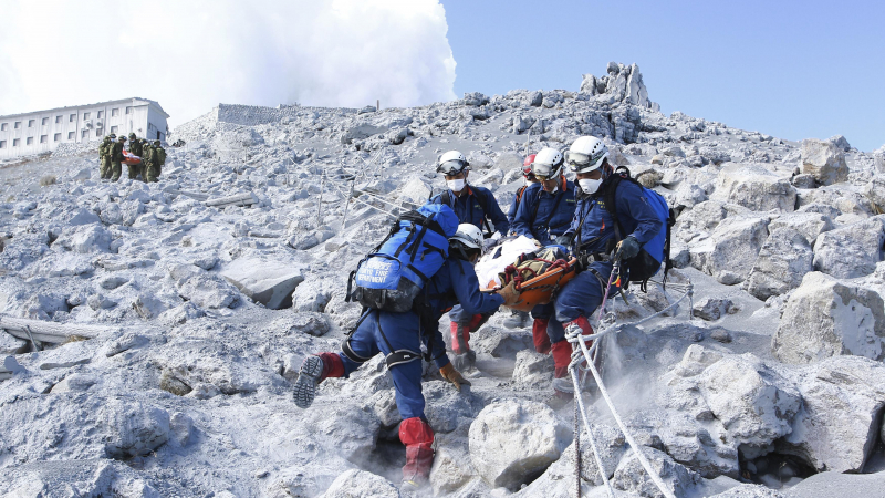 Повечето жертви на вулкана Онтаке са убити от падащи скали