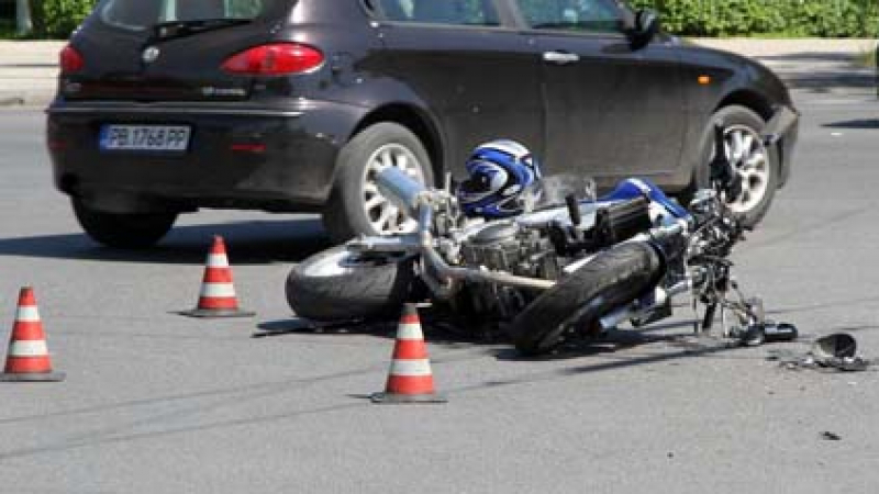 Рокер с мощен мотор катастрофира в Пловдив
