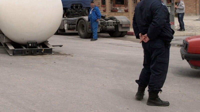 Само в БЛИЦ: Тежка катастрофа с цистерна в София