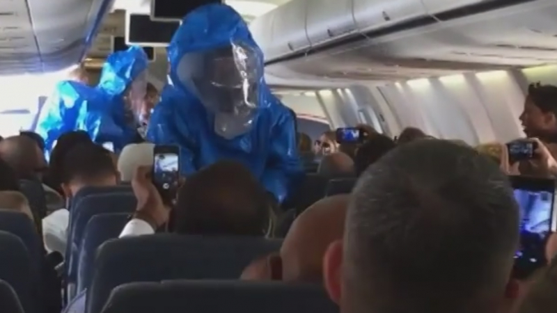 Зевзек се пошегува, че има ебола и го свалиха от самолета (ВИДЕО)