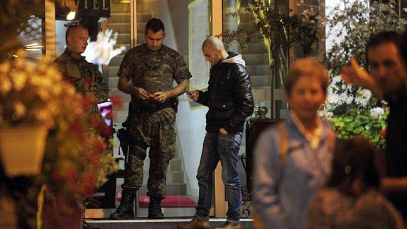 Вижте как пазят хотела на британеца, починал в Скопие  (СНИМКИ/ВИДЕО)
