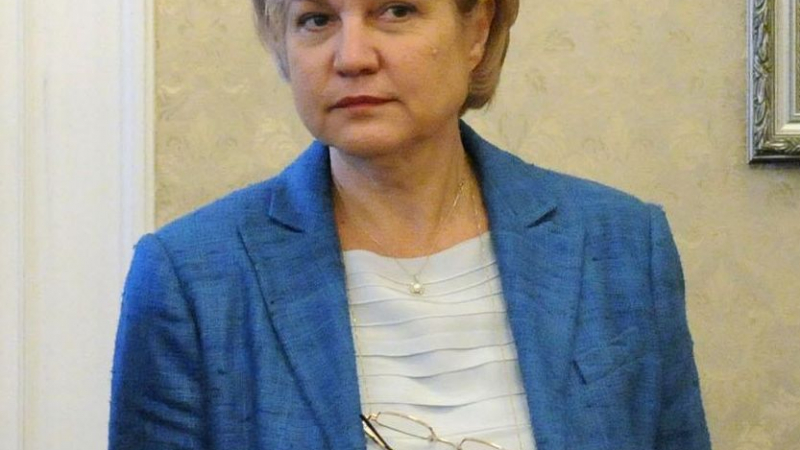 Менда Стоянова: Поставят ни много трудна задача за решаване