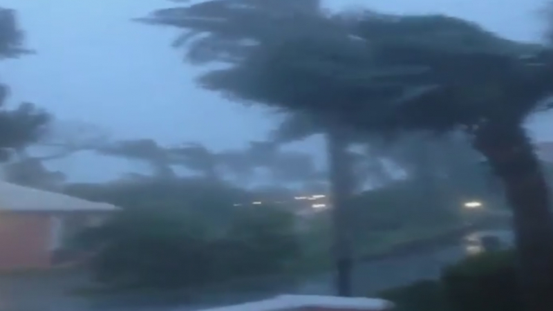 Ураганът &quot;Гонсало&quot; угаси Бермудските острови (ВИДЕО)