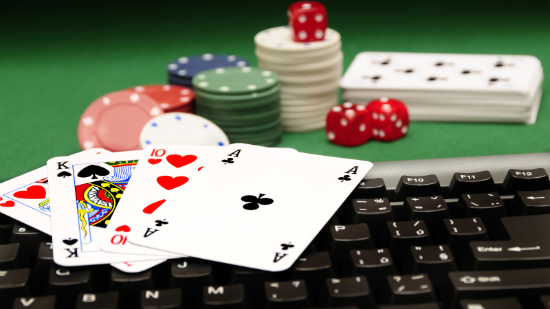 Стотина българи натрупали милиони от покер, пазят в тайна печалбата