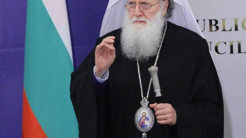 Патриарх Неофит дари 1000 лв. за &quot;Св. Ал. Невски&quot;