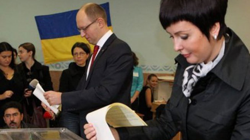 Обрат в Киев: Яценюк поведе на Порошенко