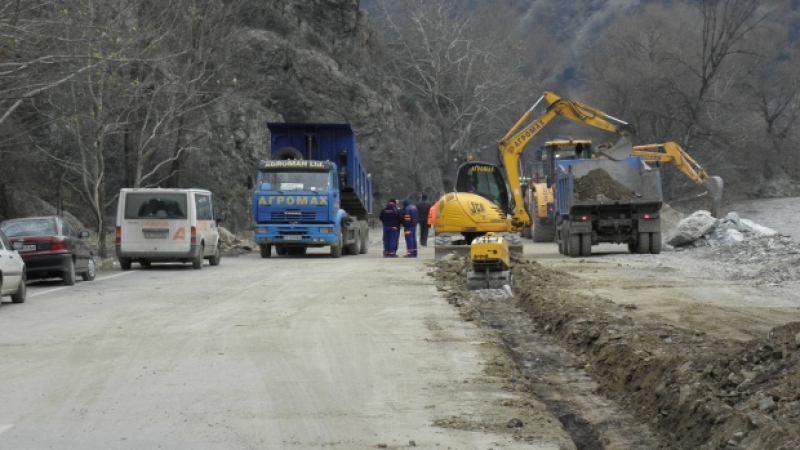 Осъдиха грък за кражба от строеж на магистрала „Струма”