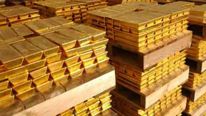 Цената на златото падна до рекорден минимум