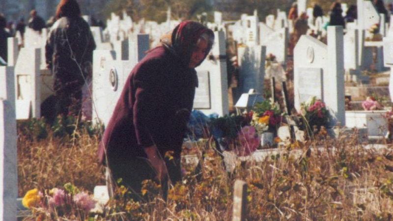 Бургазлийка си разби лицето на гробищата, линейката едва стигна до нея
