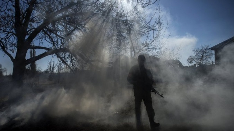 В Донецк отново се чуват артилерийски изстрели и взривове 