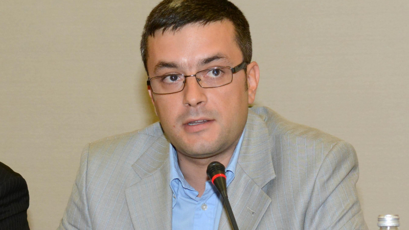 Тома Биков за най-лошото: При избори след 10 месеца в парламента ще влязат 10 партии