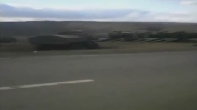 Огромна танкова колона се движи към Донецк (ВИДЕО)