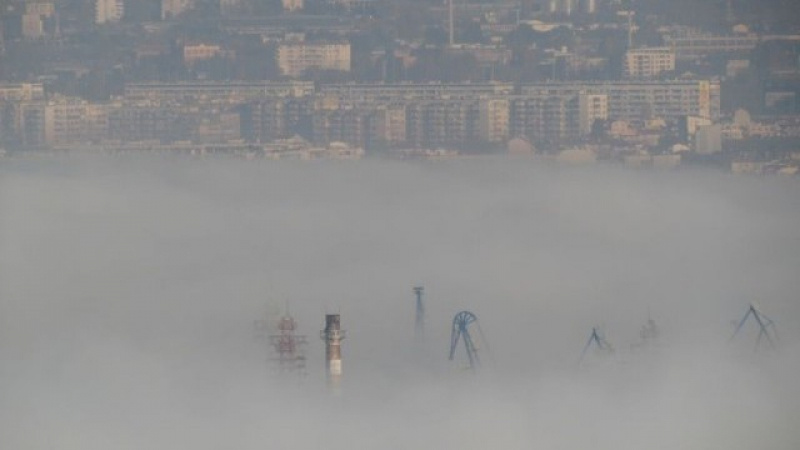 Мъгла блокира пристанището в Бургас