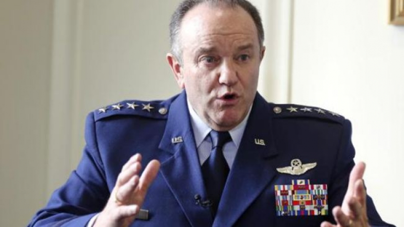 Върховният командващ  на НАТО дойде в София