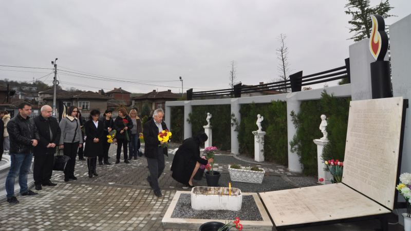 В Симеоновград отдадоха почит на жертвите, загинали на пътя