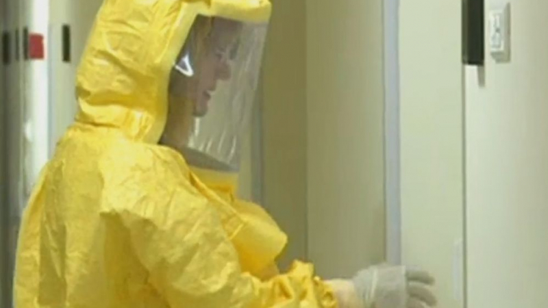 Уникални кадри! Ето как изглежда изолаторът за ебола във ВМА (ВИДЕО)