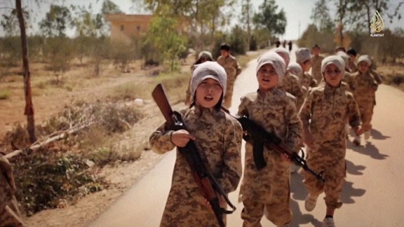 „Ислямска държава“ с ново шокиращо ВИДЕО с деца 