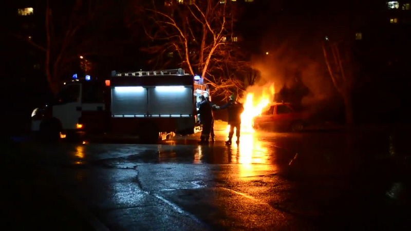САМО В БЛИЦ: Подпалиха три автомобила в столицата