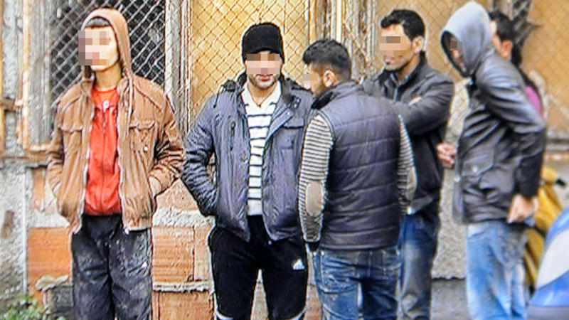 35 са задържаните афганистанци в София