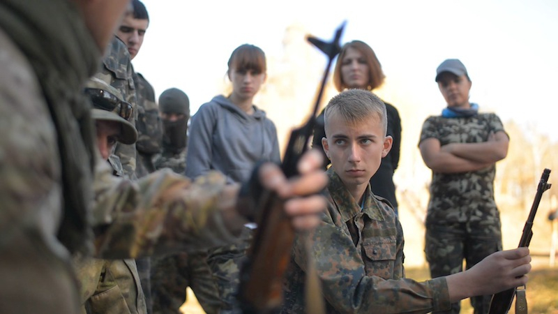 В Украйна воюват деца войници