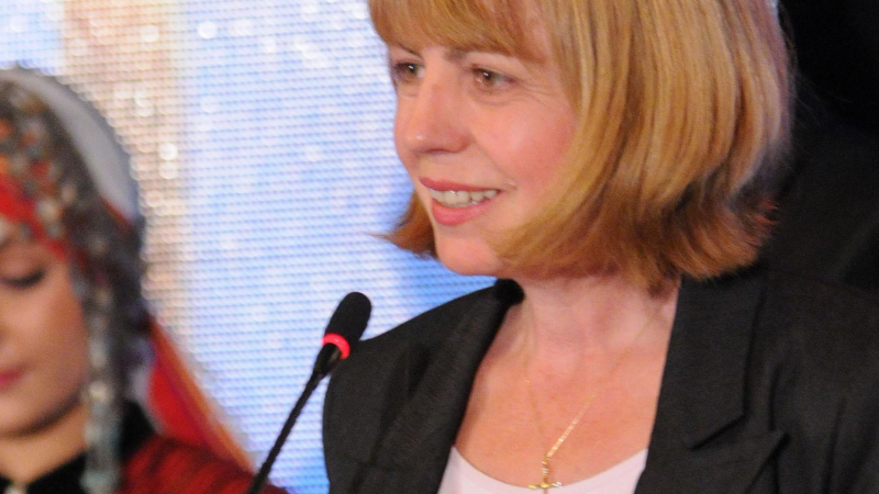 Фандъкова не потвърди, но и не отрече, че тя е номинацията на ГЕРБ за президент