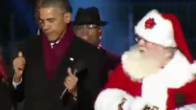 Обама танцува коледен танц (ВИДЕО)