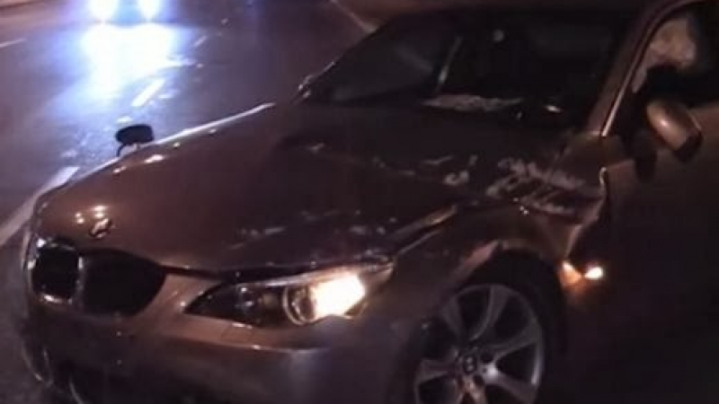 Пожарникари разбиха стъкло на БМВ, за да извадят мъртво пиян шофьор