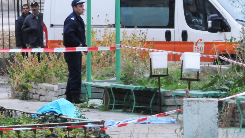 Бездомник почина в София, няма кой да прибере трупа
