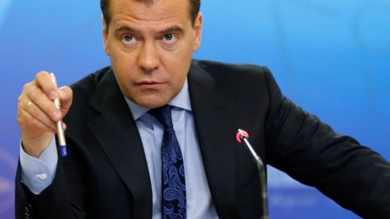 И Медведев ни попари: Никакъв внос на стоки от неприятелски страни, имаме си всичко необходимо