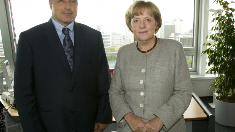 Меркел строява почетен караул за Бойко Борисов 
