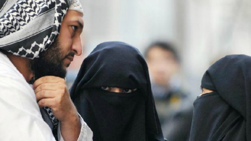 Ислямистите с наръчник кога могат да изнасилват жени