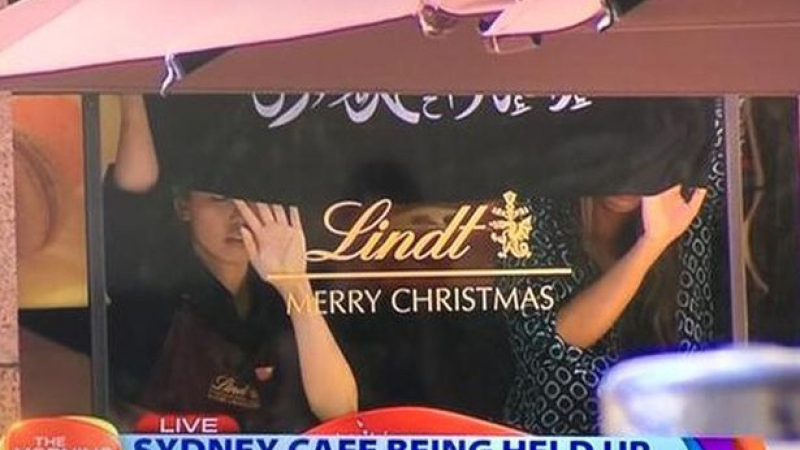 Драма със заложници: Джихадисти превзеха кафене в Сидни (ВИДЕО)