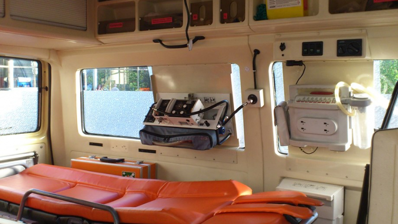 Монтират джипиеси и паник-бутони в линейките и кабинетите на медиците 