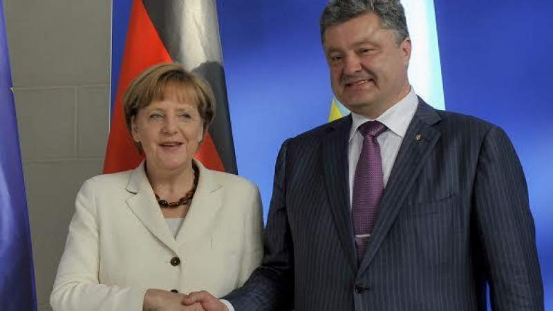 Порошенко и Меркел оцениха положително конференцията по Скайп за Украйна