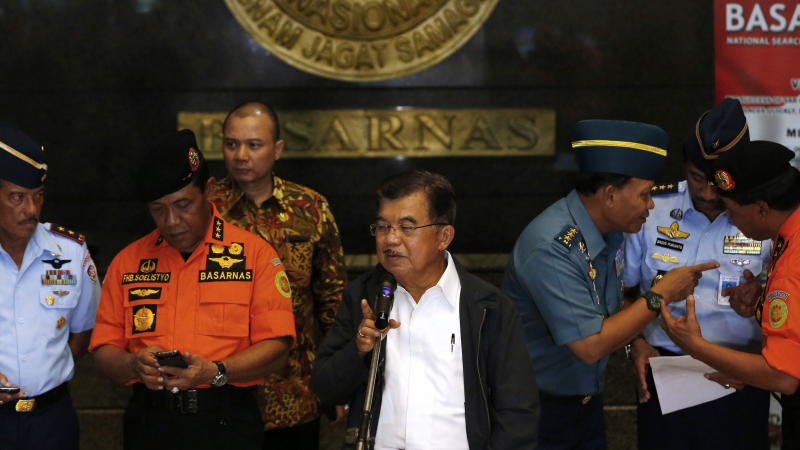 Вицепрезидентът на Индонезия: Самолетът на “Air Asia” сигурно се е разбил