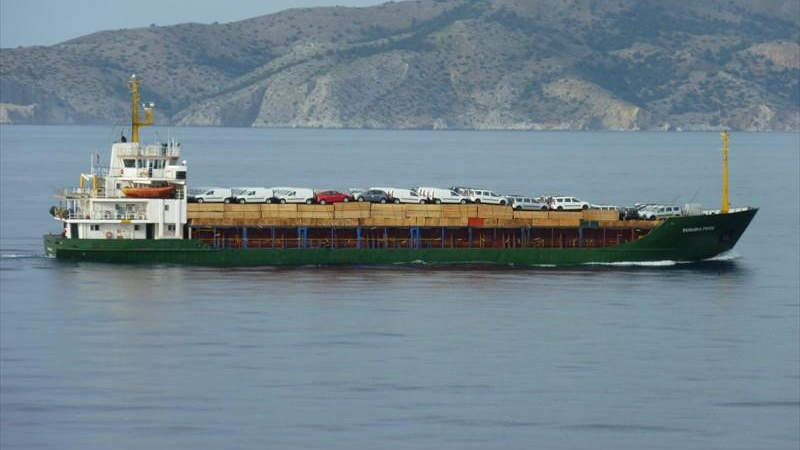 Молдовският кораб “SKY Blue M”, подал сигнал за помощ, е пълен със сирийски емигранти