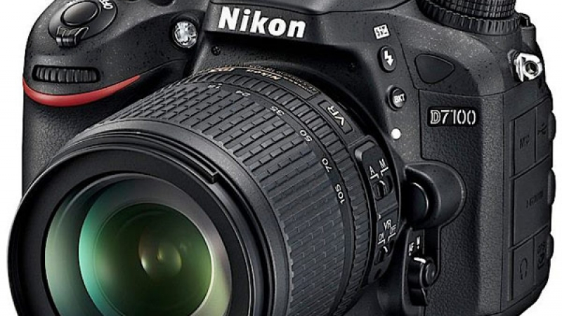 Анонсът на SLR фотоапаратът Nikon D5500 със сензорен екран се очаква през 2015 г.