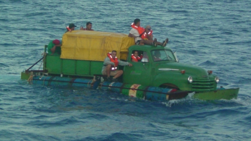 Кубинците се юрнаха да бягат в САЩ