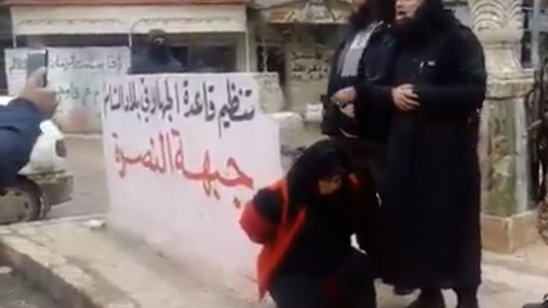 Джихадисти екзекутират жена за прелюбодейство 