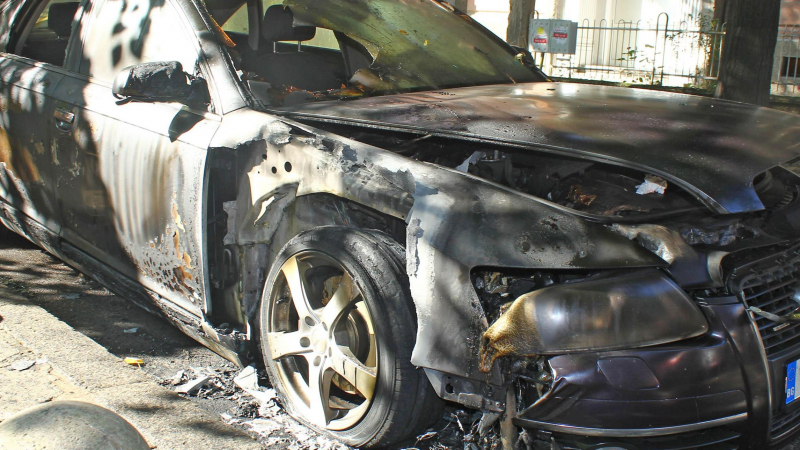 Изгорената от килърите на Лудия кола струвала 20 бона