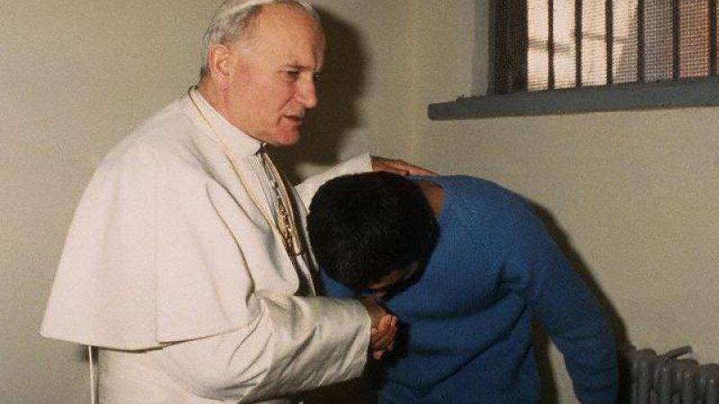 Костадин Чакъров: За да съсипе комунизма, интригантът папа Йоан Павел II допусна радикалния ислям в Европа!