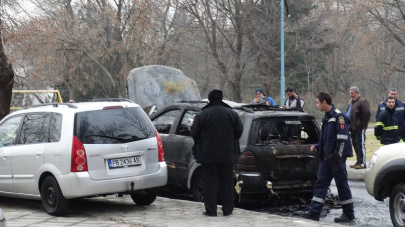 Арестуваха подпалвачите на колите на бивш депутат от ГЕРБ
